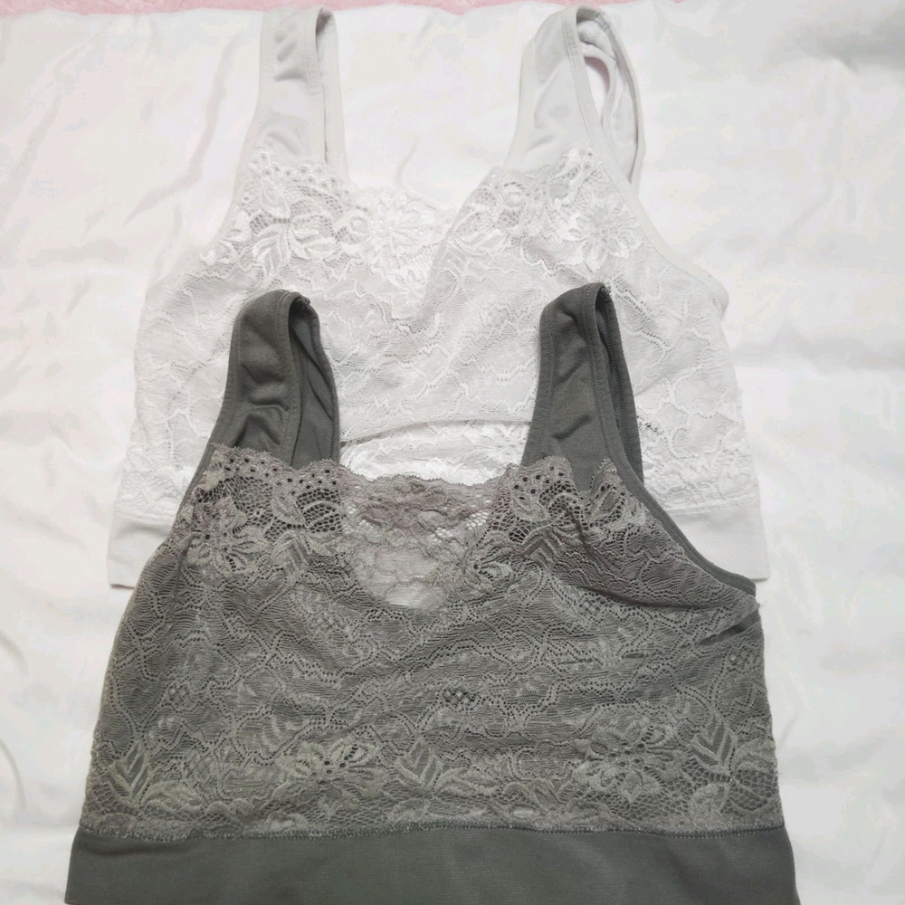 Bundle of 2 Belugue lace bralettes women’s XL 16 White Gray *One Tear